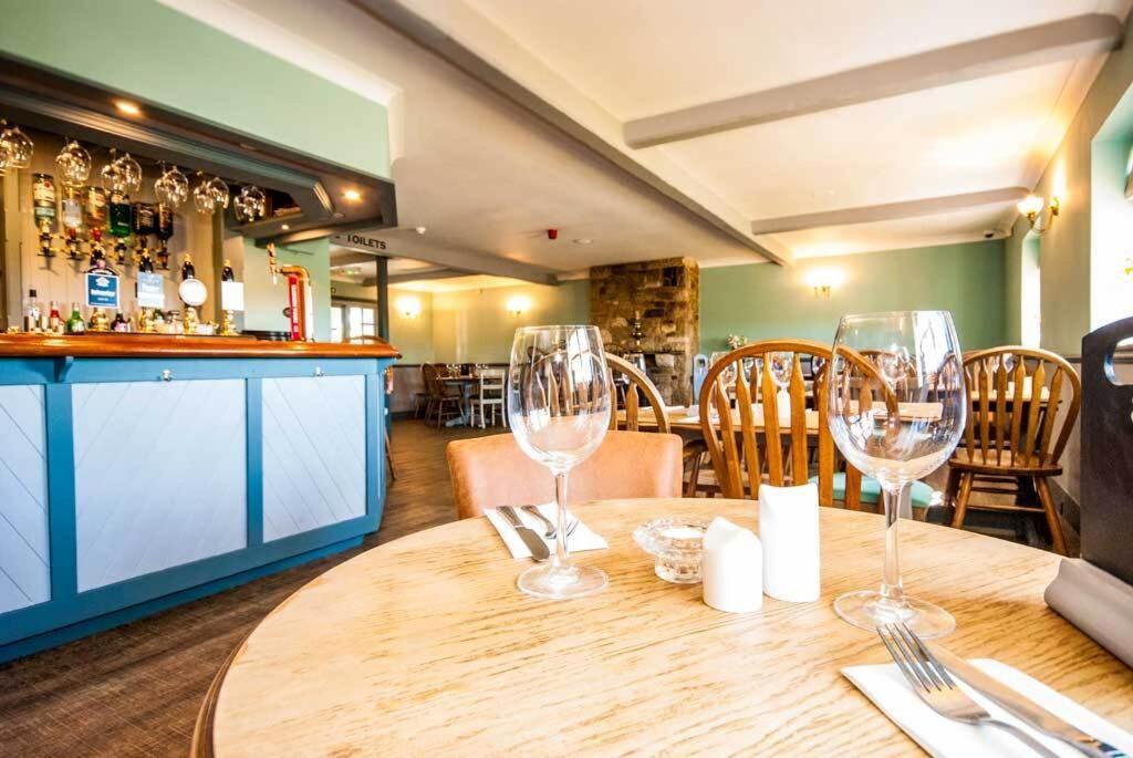 The Chequers Inn Rookley Exteriör bild