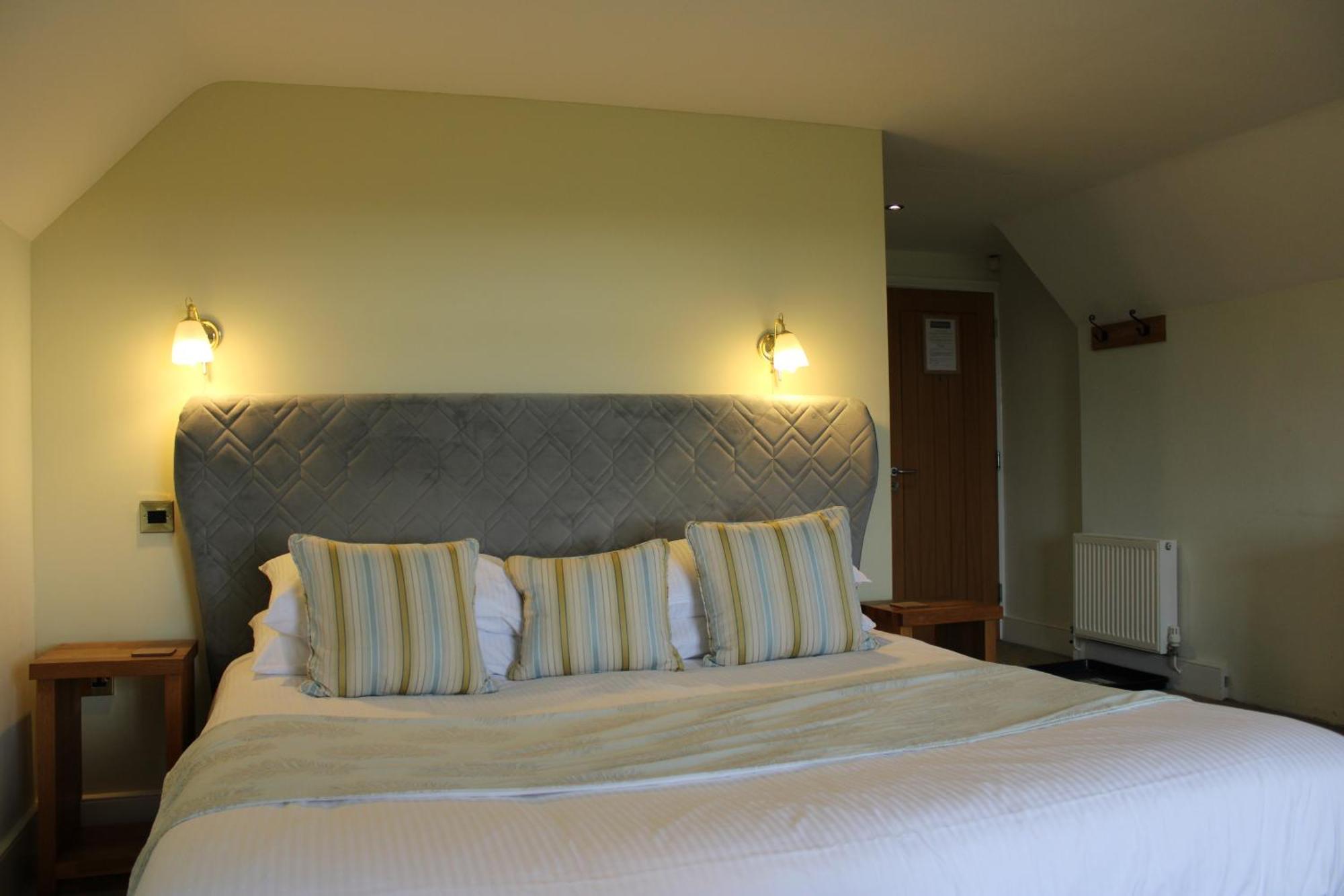 The Chequers Inn Rookley Exteriör bild